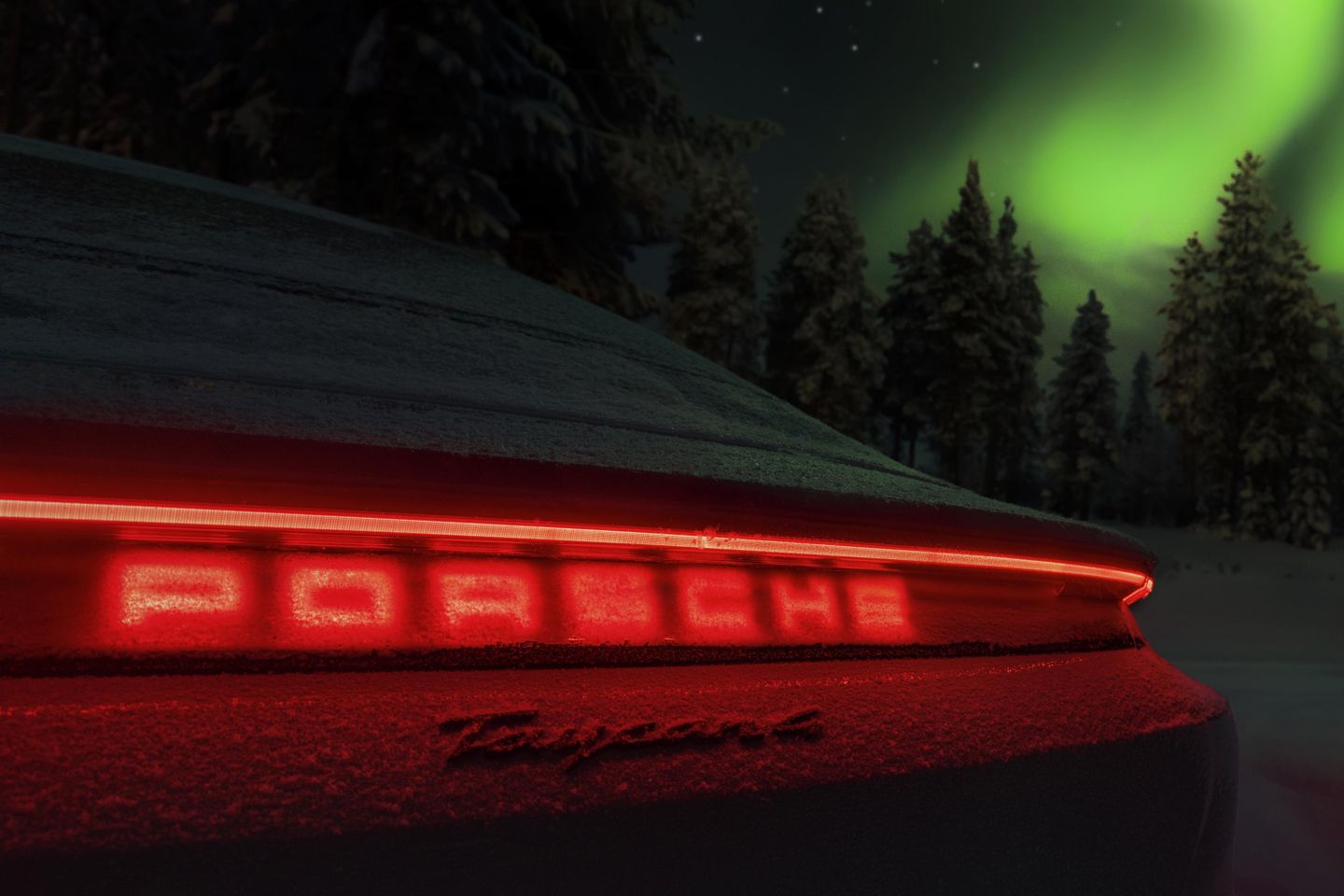 Porsche reduz a previsão de 2025, diminui a expansão EV