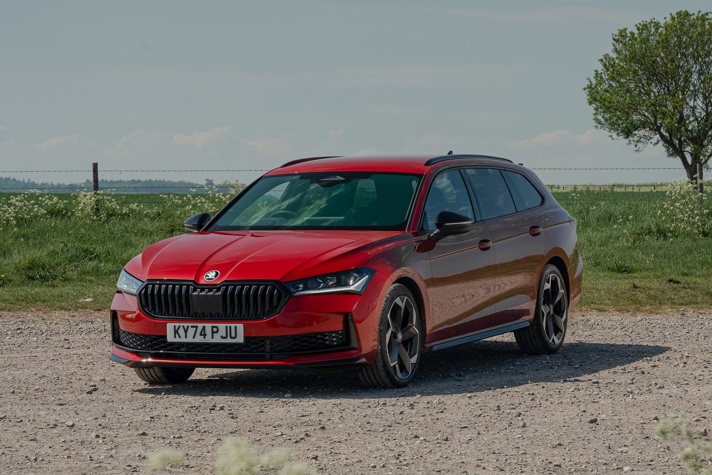 2025 Skoda Soberb 2.0 TSI SportLine | Revisão do Reino Unido
