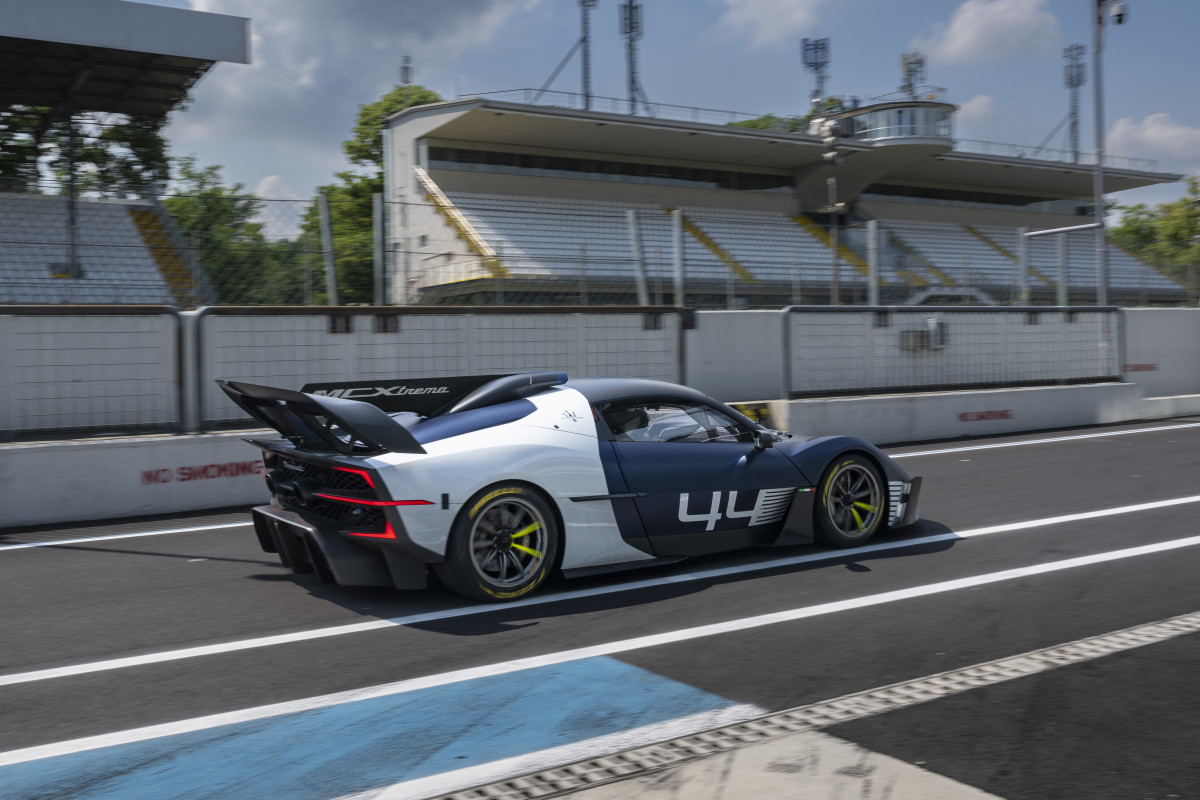Maserati entrega multimilionário 1-de-62 McXtrema ao proprietário no circuito de Monza
