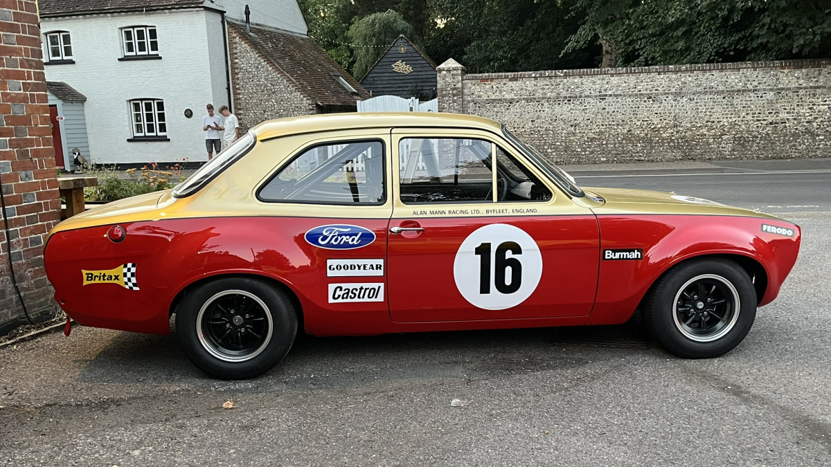 Boreham Motorworks Alan Mann 68 Edição Ford acompanhantes aparecem em Goodwood