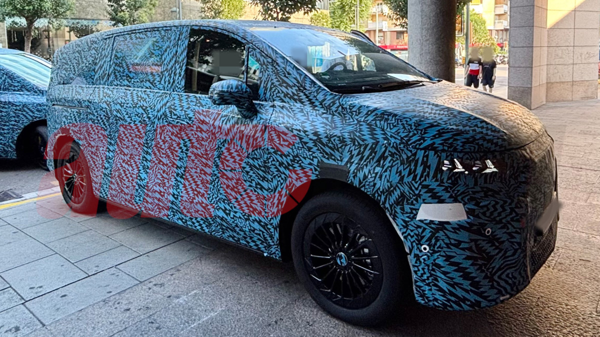 2027 Mercedes-Benz Vle já está mostrando o que pode fazer em público