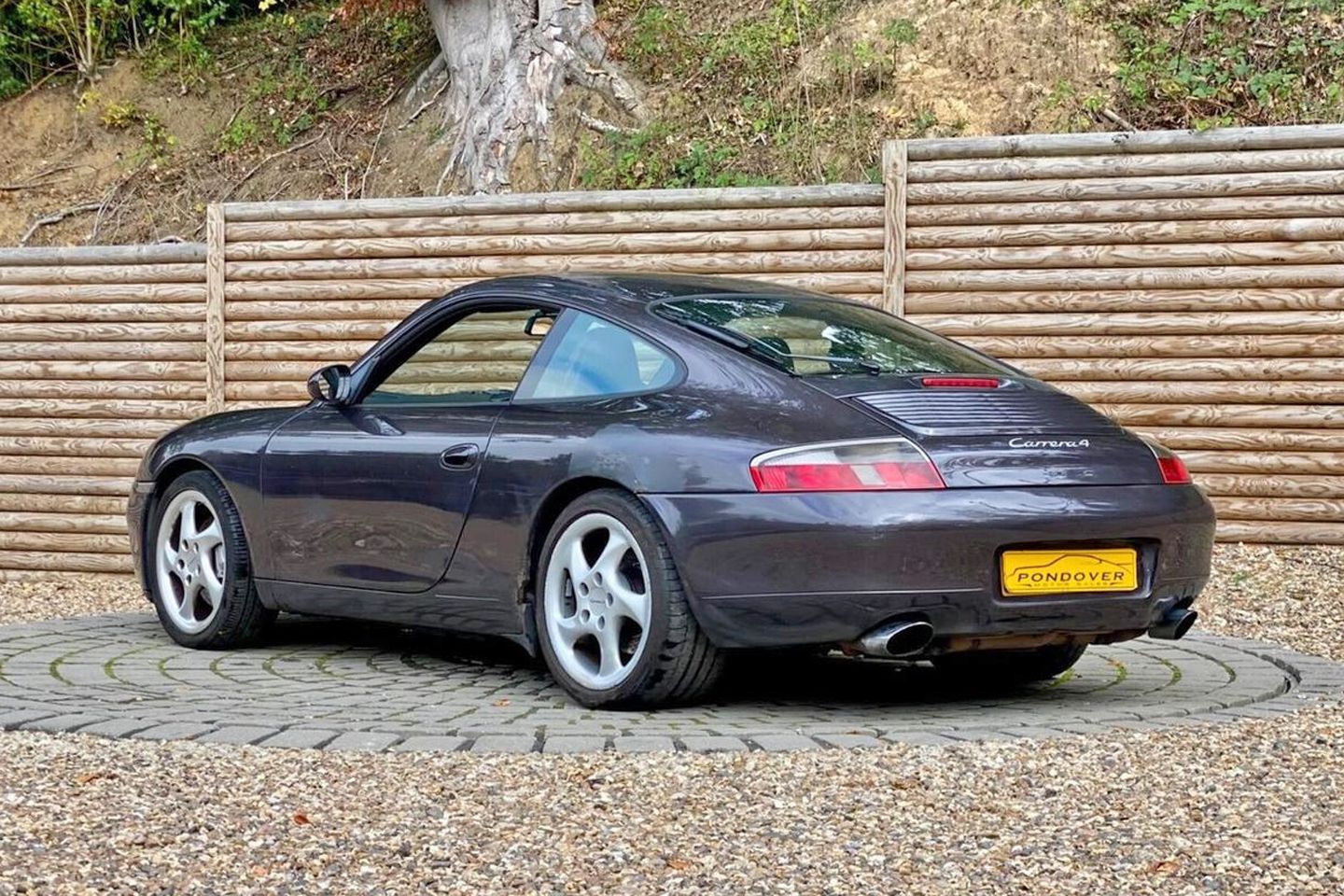 Este 996 Carrera 4 é o melhor carro de estação?
