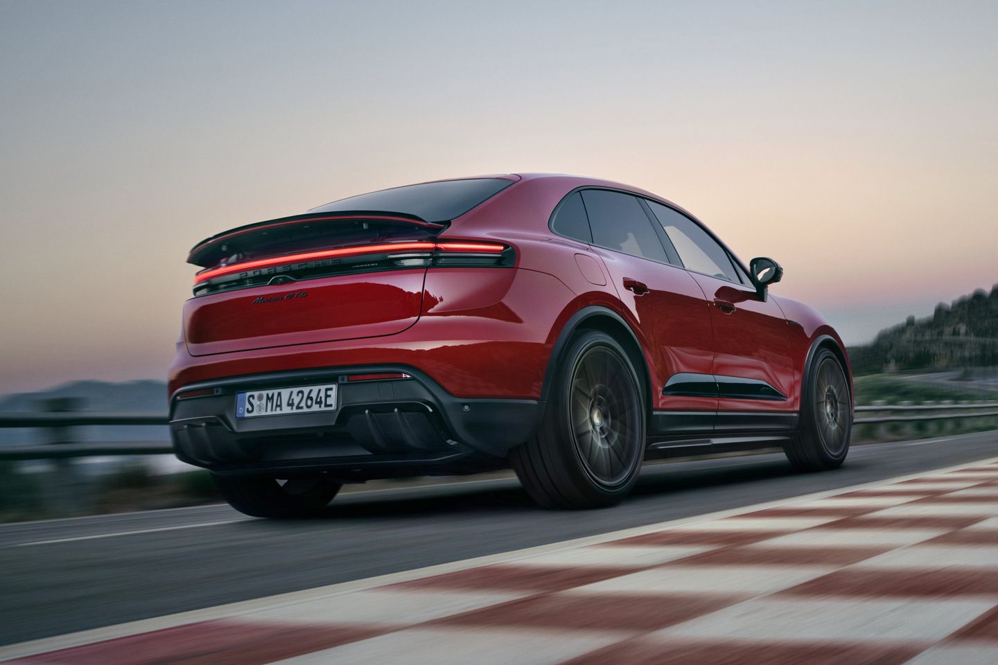 Porsche lança Macan GTS elétrico de 571 cv