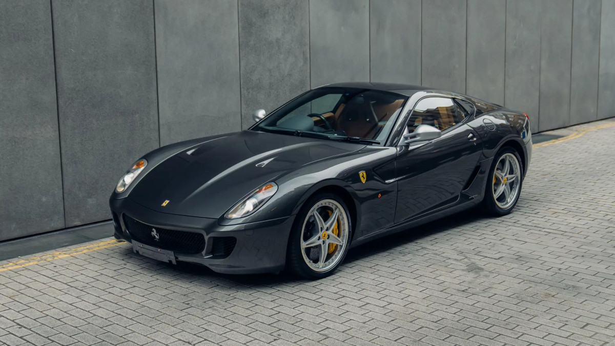 Este 599 GTB de um milhão de dólares é a última Ferrari já feita com caixa de câmbio manual