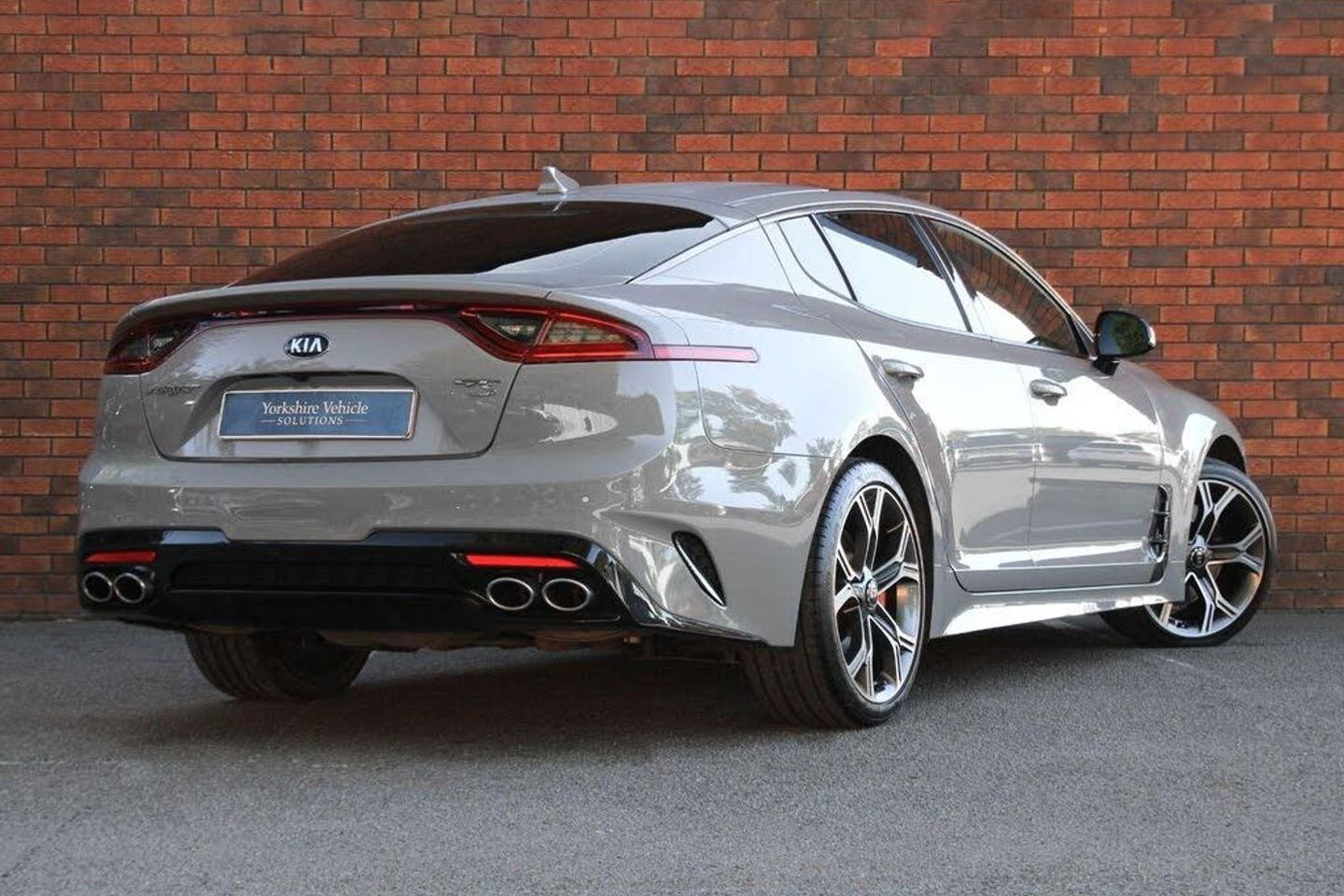 Kia Stinger GT-S | Identificado