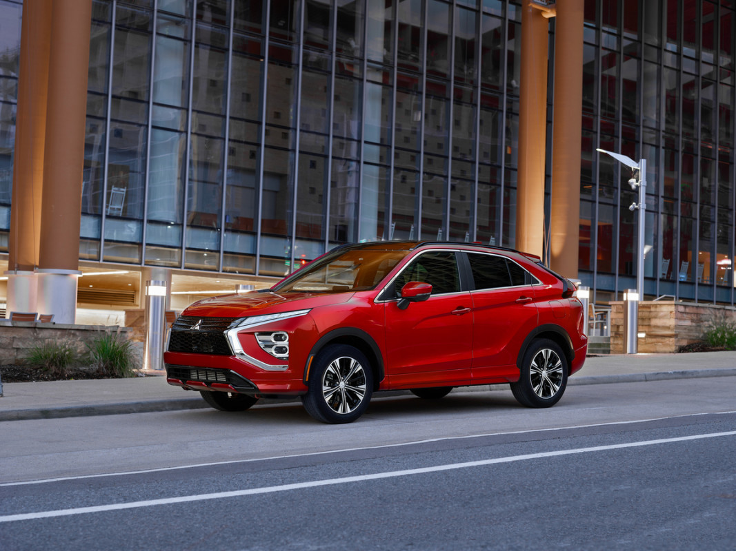 As tarifas afundam a Mitsubishi, mas as vendas da frota podem mantê-la funcionando